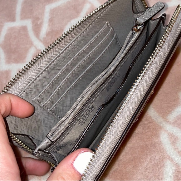 Michael Kors Gray Wallet - Picture 5 of 7